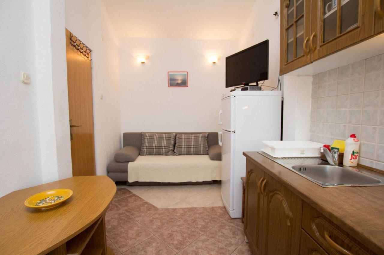 Apartments David - 20M From The Beach With Parking Trogir Exterior photo