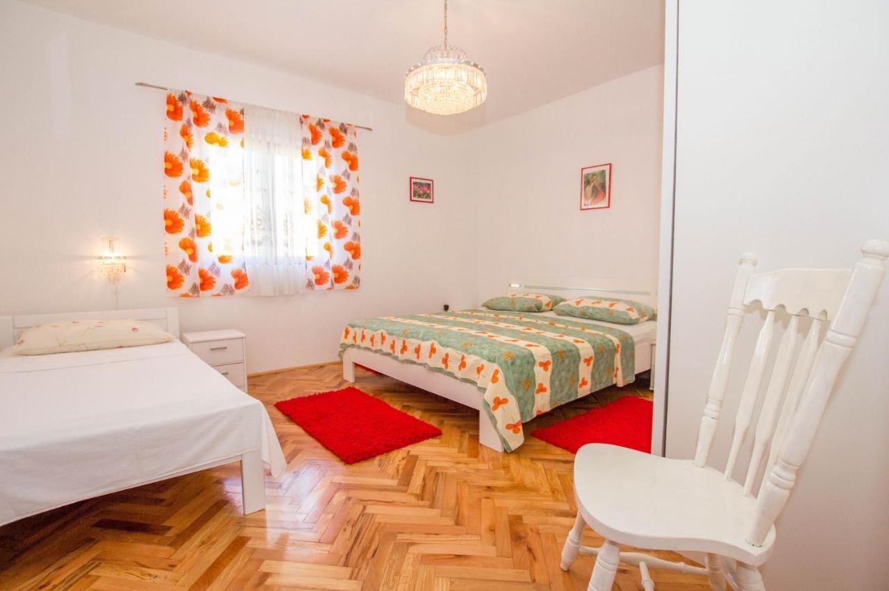 Apartments David - 20M From The Beach With Parking Trogir Exterior photo
