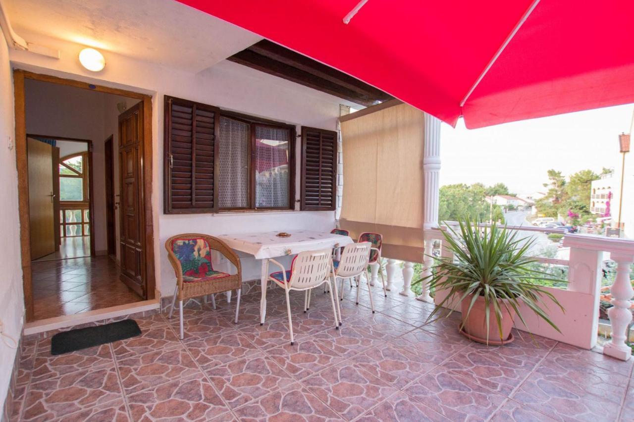 Apartments David - 20M From The Beach With Parking Trogir Exterior photo