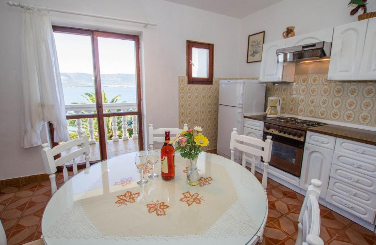 Apartments David - 20M From The Beach With Parking Trogir Exterior photo