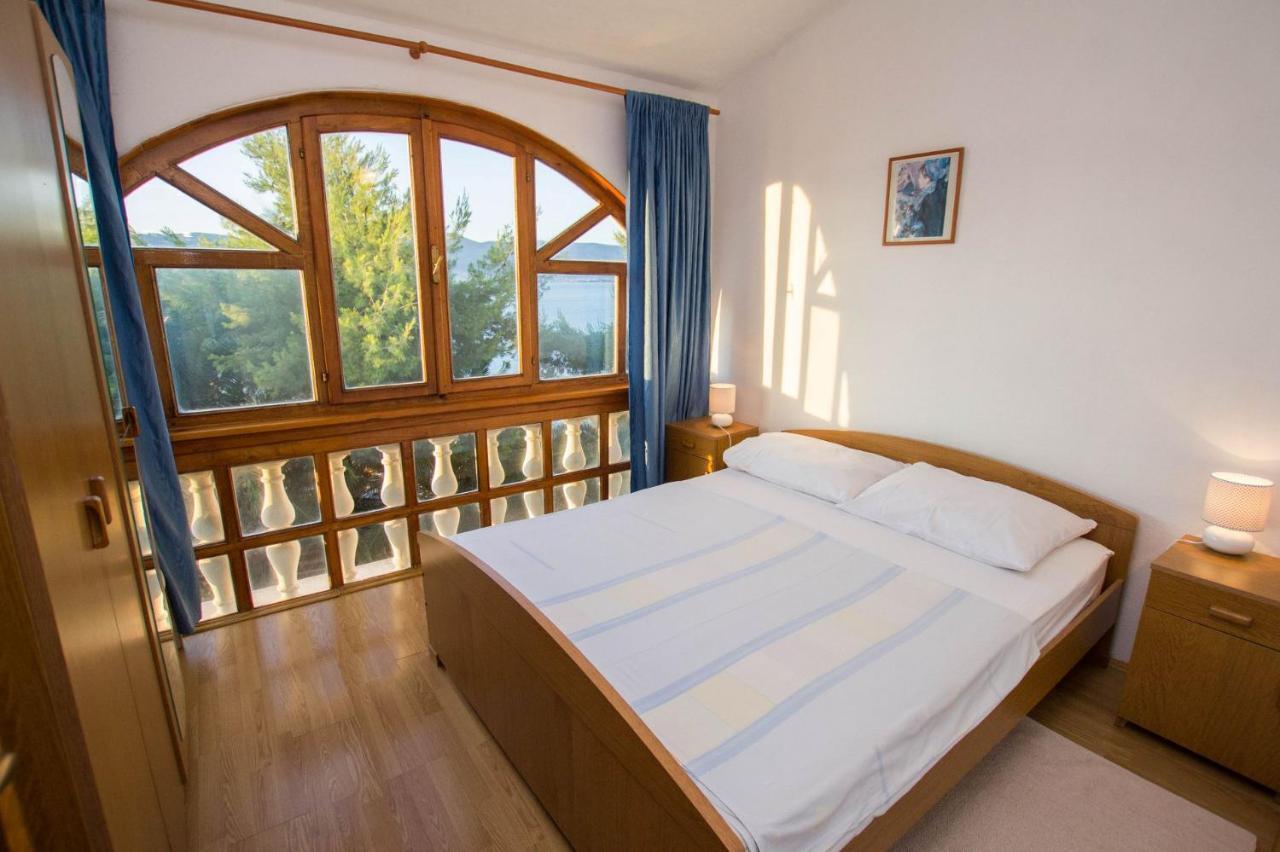Apartments David - 20M From The Beach With Parking Trogir Exterior photo