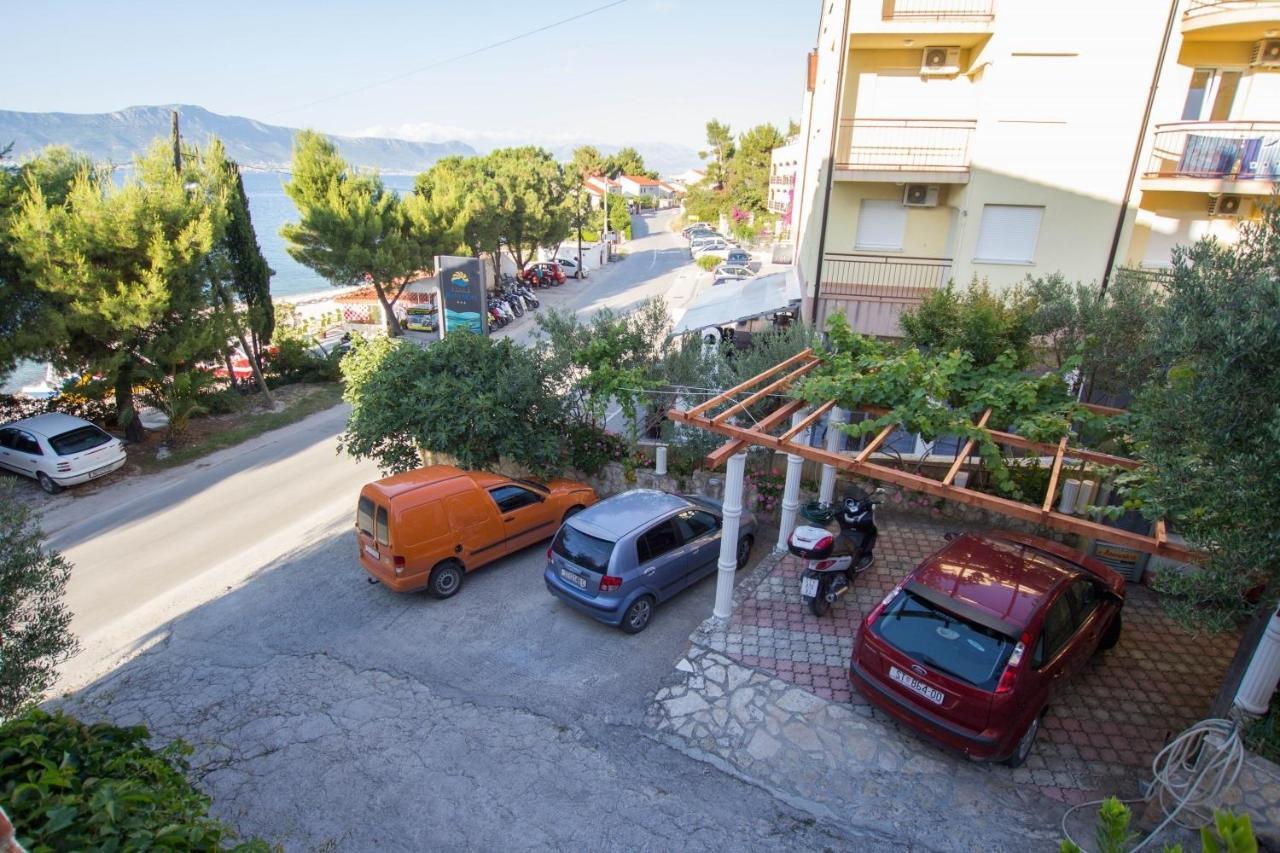 Apartments David - 20M From The Beach With Parking Trogir Exterior photo