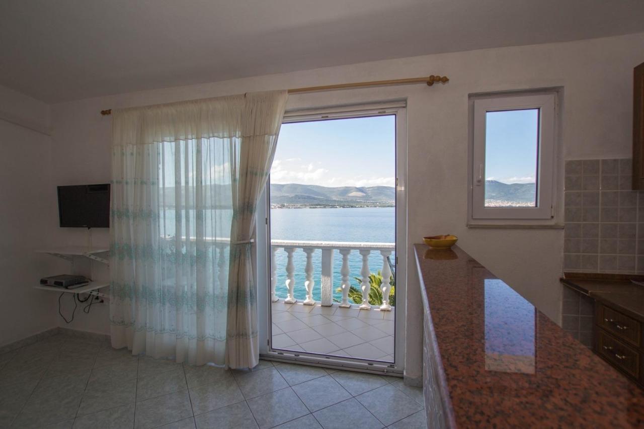 Apartments David - 20M From The Beach With Parking Trogir Exterior photo