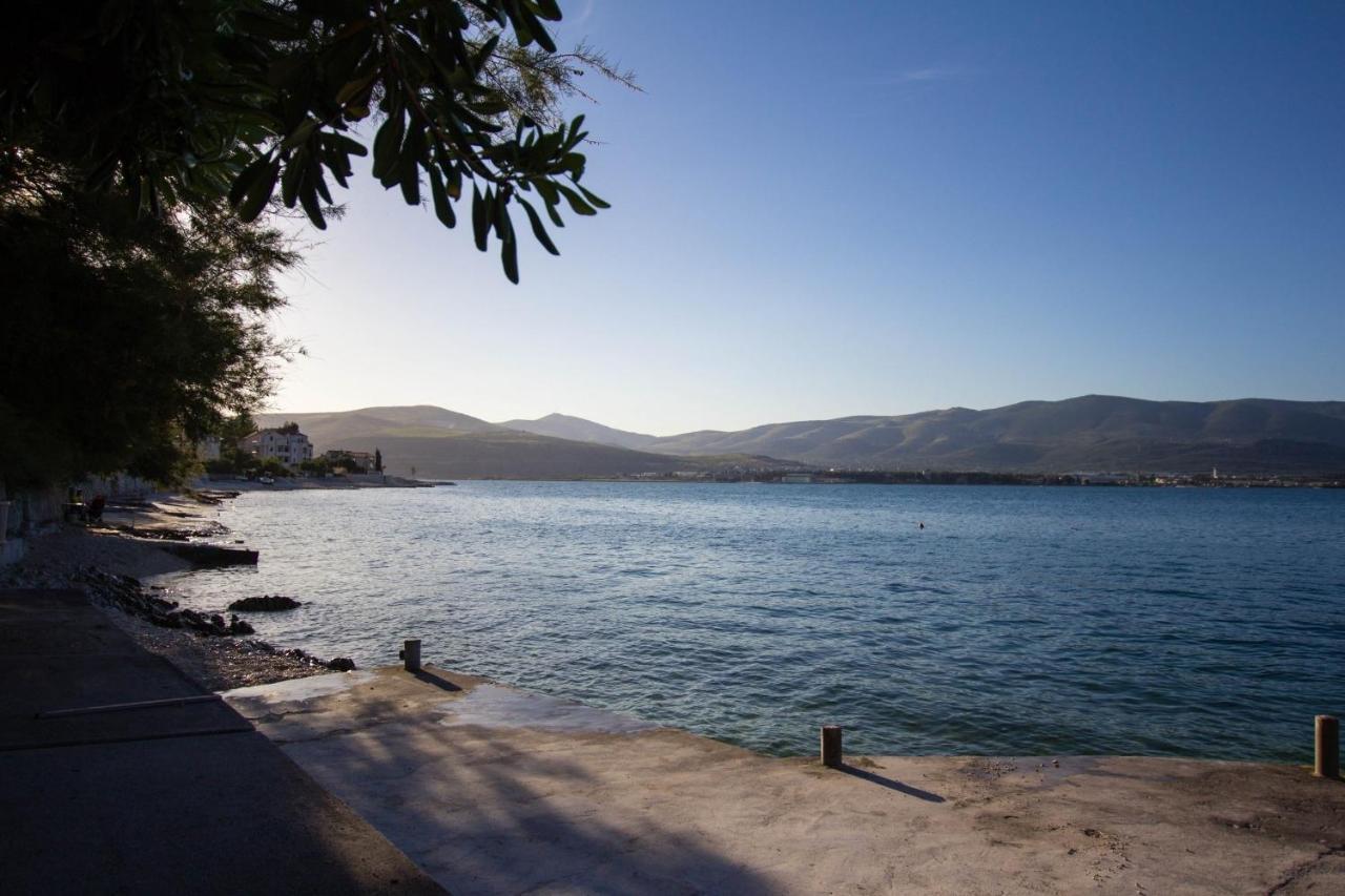 Apartments David - 20M From The Beach With Parking Trogir Exterior photo