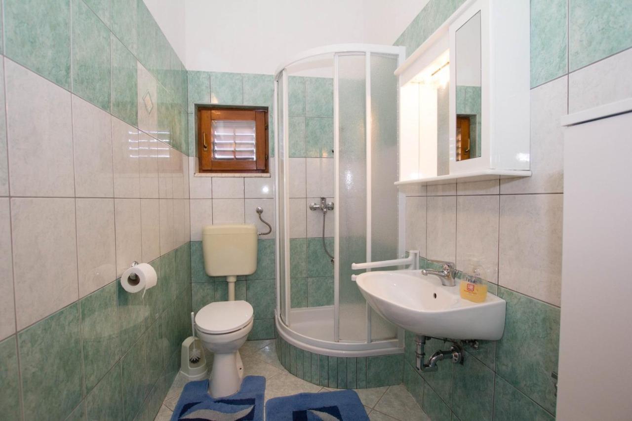Apartments David - 20M From The Beach With Parking Trogir Exterior photo