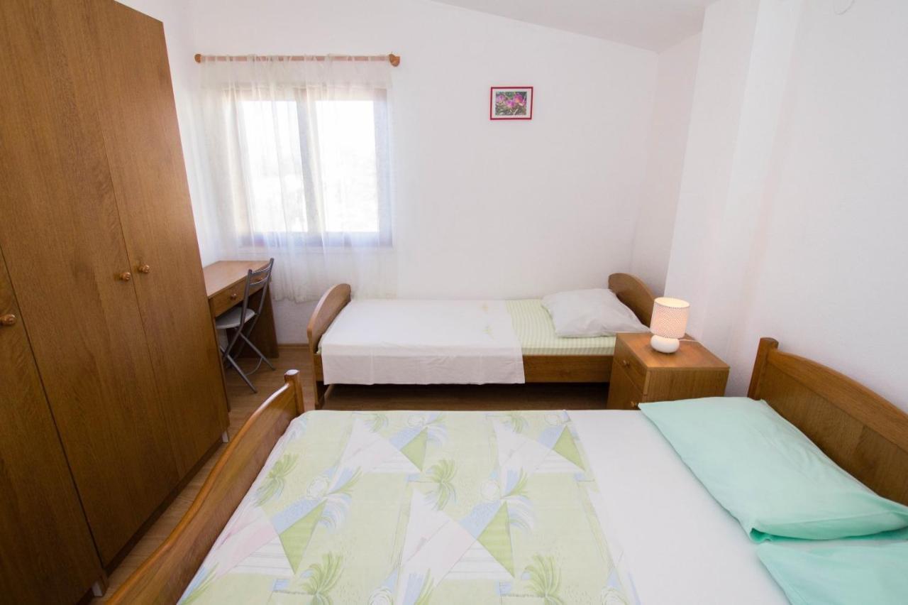 Apartments David - 20M From The Beach With Parking Trogir Exterior photo